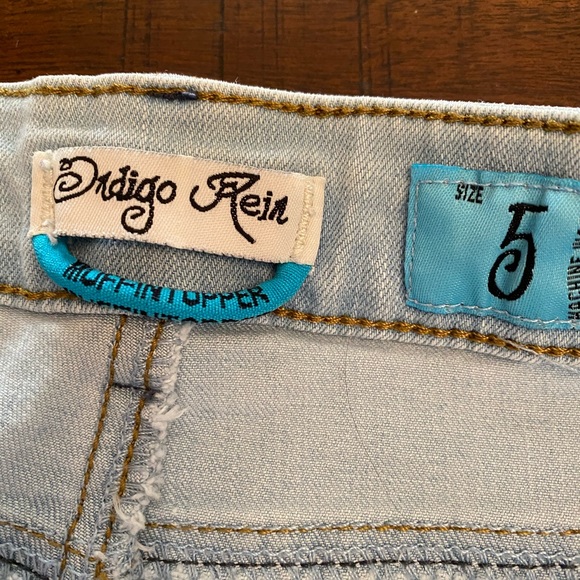 Indigo Rein Muffin Top Light Wash Jeans 